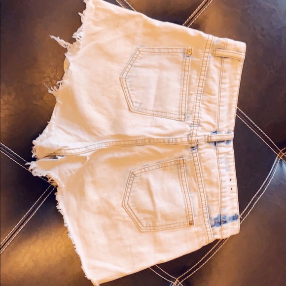 Destroyed look Short Jeans - Picture 4 of 8